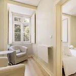 Metropolitan Living - Janelas Verdes Διαμέρισμα *