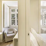 Metropolitan Living - Janelas Verdes Διαμέρισμα