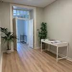 Metropolitan Living - Janelas Verdes Διαμέρισμα