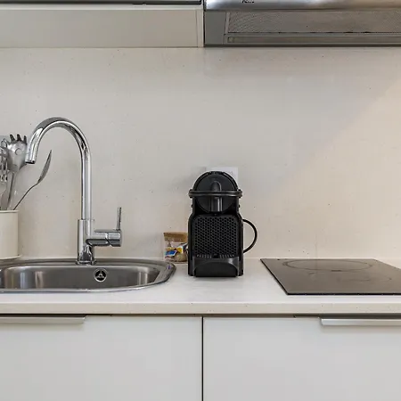 Metropolitan Living - Janelas Verdes Apartamento