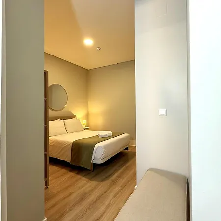 Apartment Metropolitan Living - Janelas Verdes *