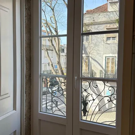 Apartment Metropolitan Living - Janelas Verdes Lisbon