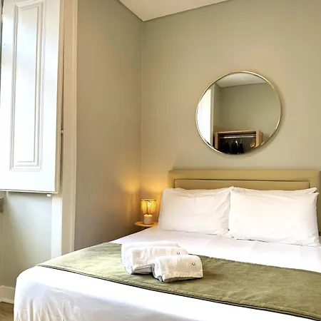 Metropolitan Living - Janelas Verdes Apartment *