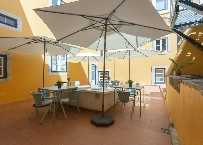 Metropolitan Living - Janelas Verdes