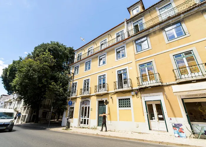 Apartment Metropolitan Living - Janelas Verdes *