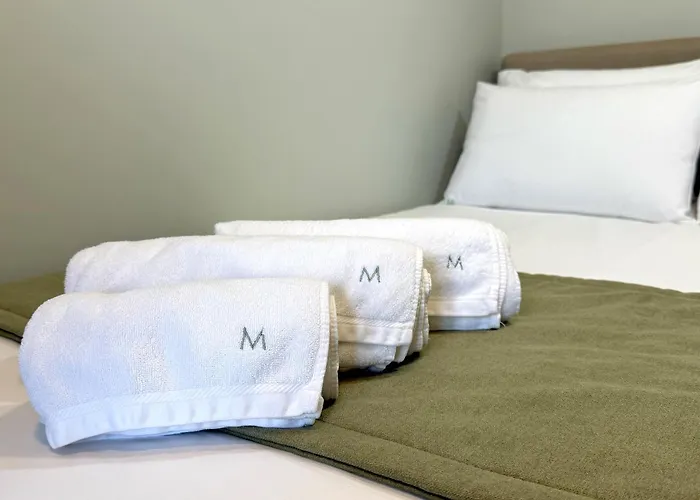 Metropolitan Living - Janelas Verdes Apartment *